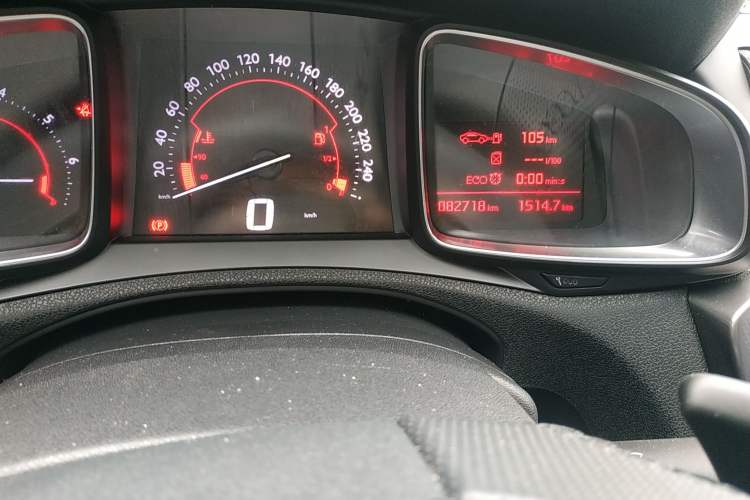 Used DS 6 2016 1.8T Luxury Edition THP200 Odometer Close Up