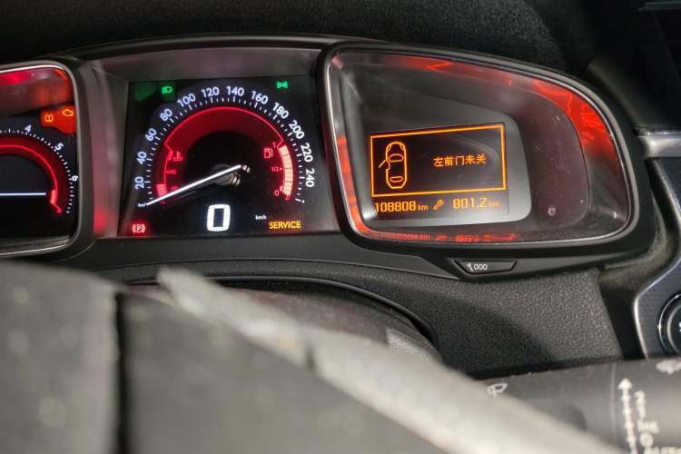 Used DS 6 2016 1.6T Luxury Edition THP160 Odometer Close Up