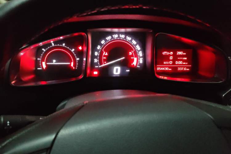 Used DS 6 2016 1.6T Luxury Edition THP160 Odometer Close Up