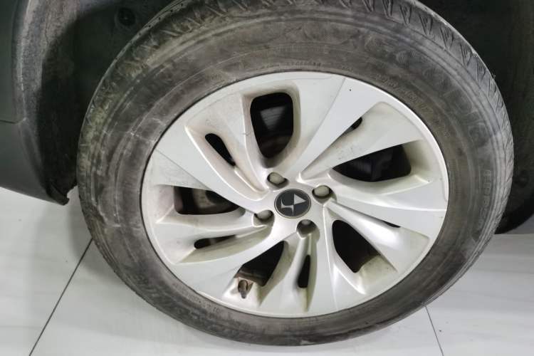 Used DS 6 2016 1.6T Comfort Edition THP160 Right Rear Wheel Hub