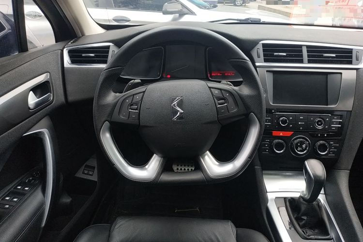 Used DS 6 2016 1.8T Luxury Edition THP200 Steering Wheel