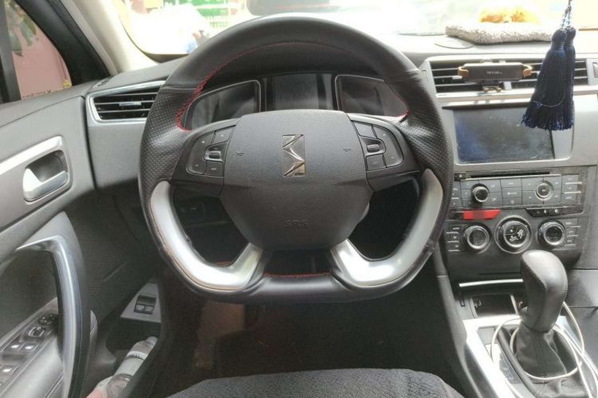 Used DS 6 2016 1.6T Luxury Edition THP160 Steering Wheel