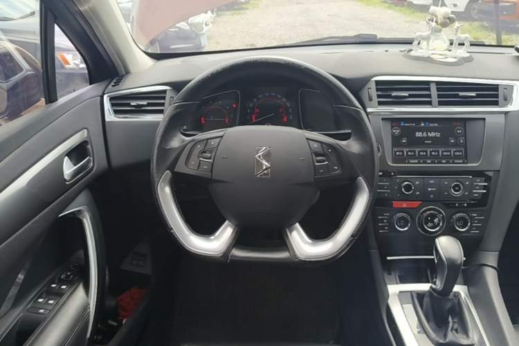 Used DS 6 2016 1.6T Luxury Edition THP160 Steering Wheel