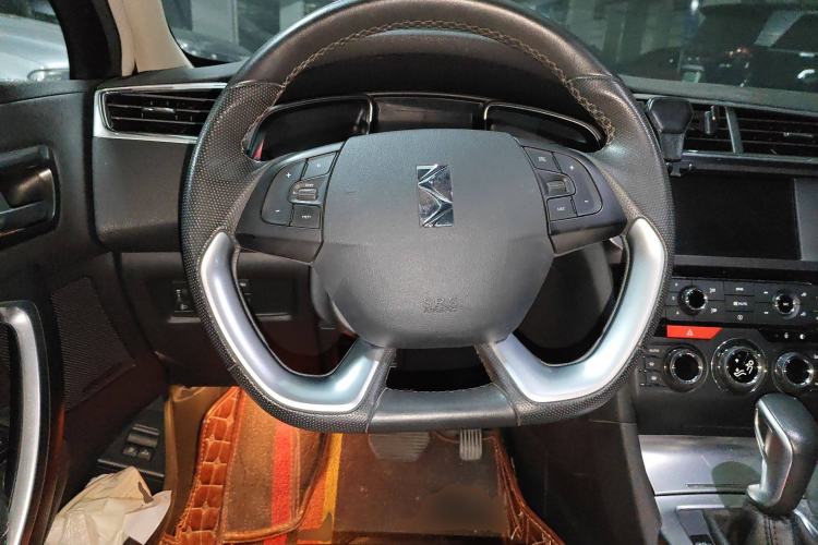 Used DS 6 2016 1.6T Luxury Edition THP160 Steering Wheel