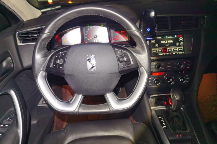Used DS 6 2016 1.6T Luxury Edition THP160 Steering Wheel