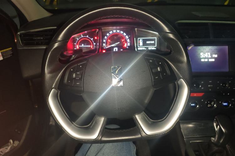 Used DS 6 2016 1.8T Luxury Edition THP200 Steering Wheel