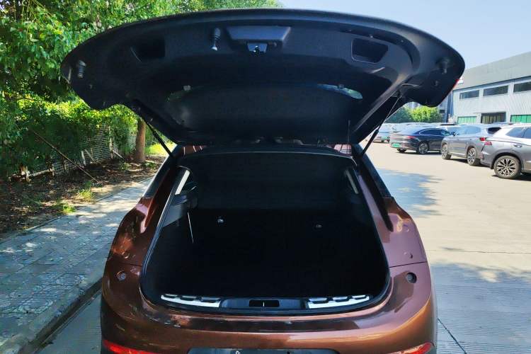 Used DS 6 2016 1.6T Elegant Edition THP160 Trunk