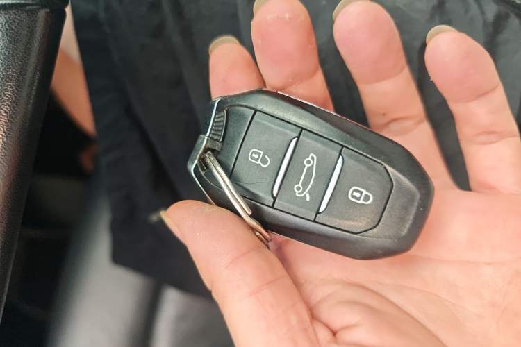 Used DS 6 2016 1.6T Luxury Edition THP160 Vehicle Key