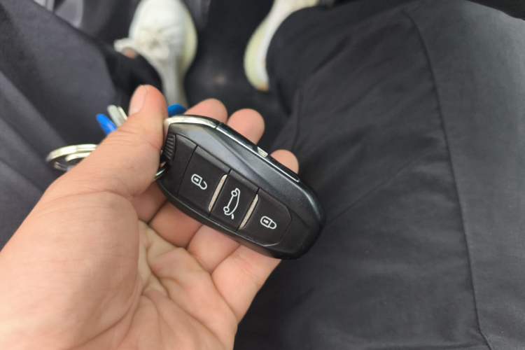 Used DS 6 2016 1.6T Luxury Edition THP160 Vehicle Key