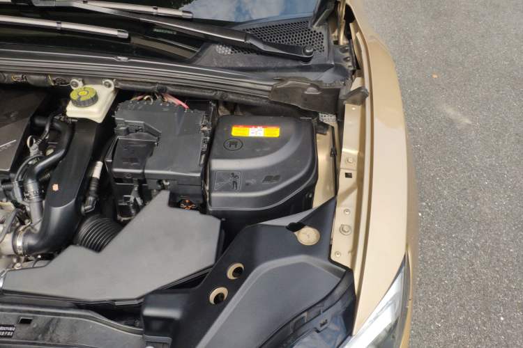 Used DS 6 2016 1.8T 60th Anniversary Limited Edition THP200 Engine Bay Left