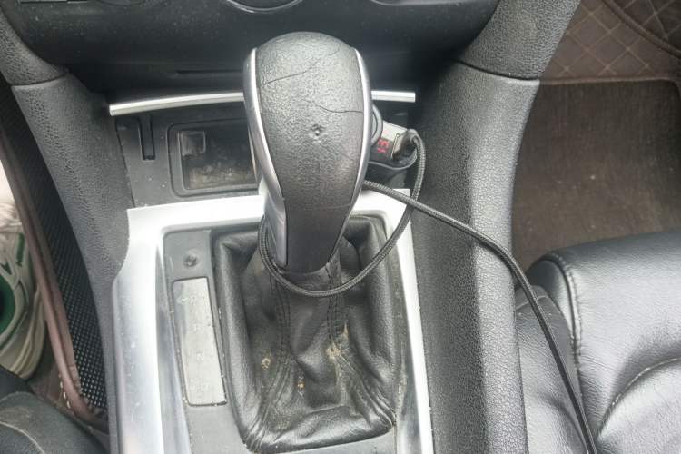 Used DS 6 2016 1.6T Prestige Edition THP160 Gear Lever
