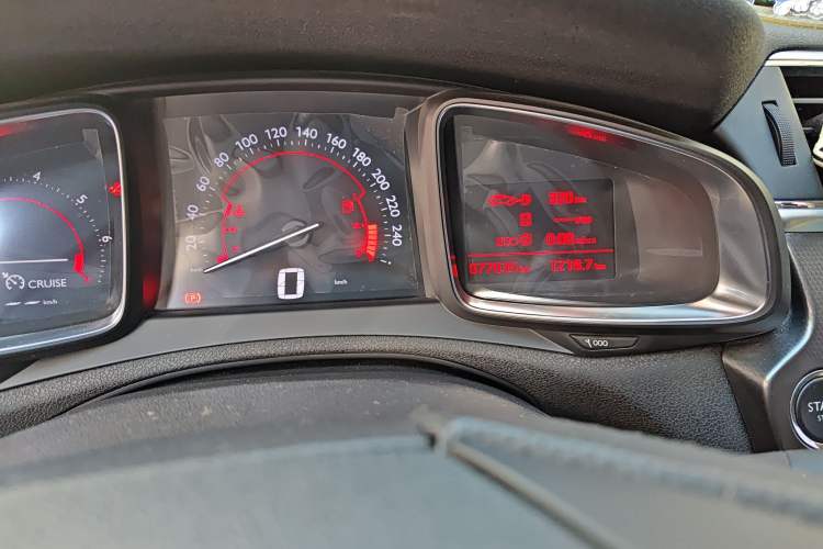Used DS 6 2016 1.6T Luxury Edition THP160 Odometer Close Up