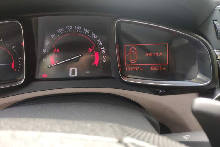 Used DS 6 2016 1.8T 60th Anniversary Limited Edition THP200 Odometer Close Up