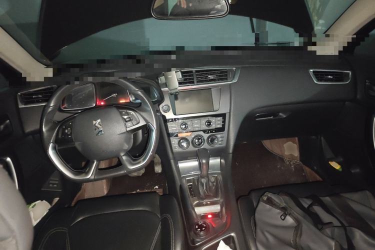 Used DS 6 2016 1.6T Luxury Edition THP160 Center Console