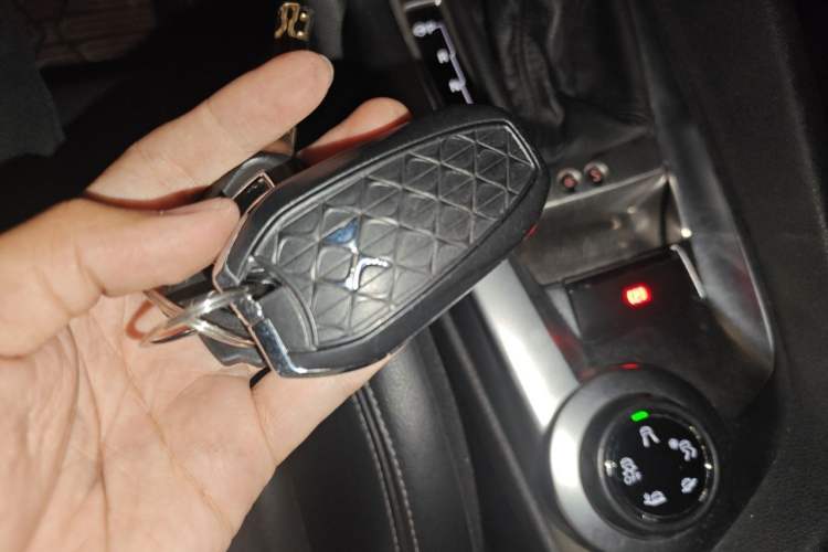 Used DS 6 2016 1.6T Luxury Edition THP160 Vehicle Key
