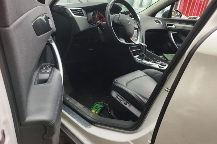 Used DS 6 2016 1.6T Luxury Edition THP160 Driver Seat