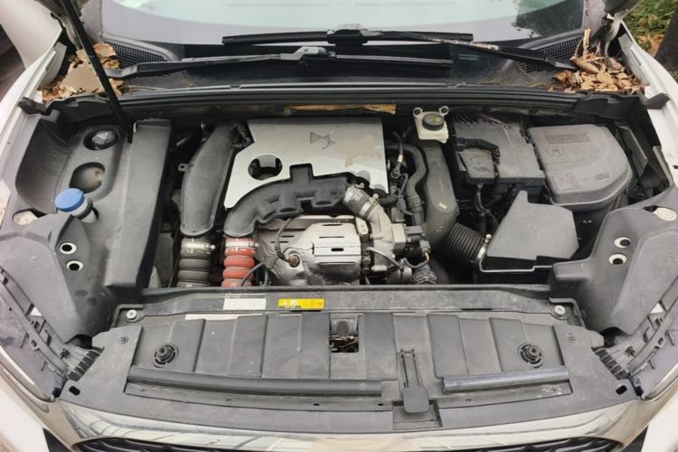 Used DS 6 2016 1.6T Luxury Edition THP160 Engine Bay