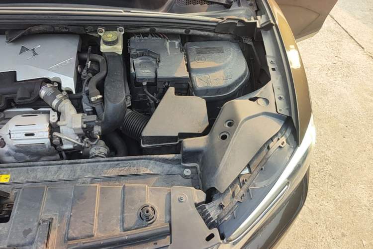 Used DS 6 2016 1.6T Luxury Edition THP160 Engine Bay Left