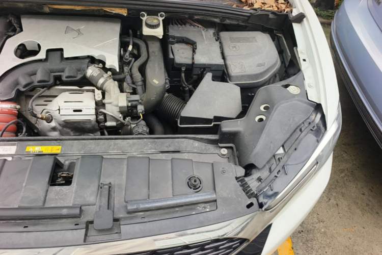 Used DS 6 2016 1.6T Luxury Edition THP160 Engine Bay Left