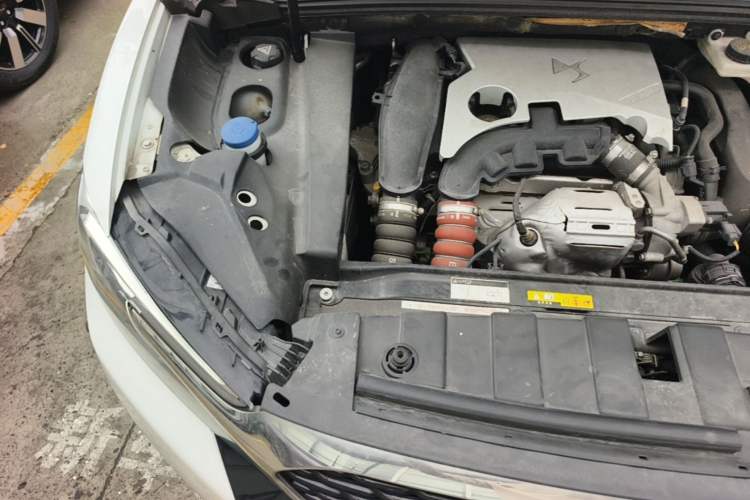 Used DS 6 2016 1.6T Luxury Edition THP160 Engine Bay Right
