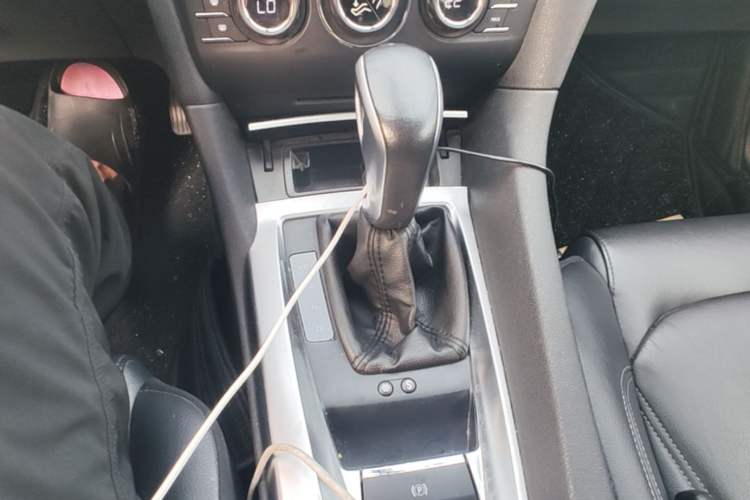 Used DS 6 2016 1.6T Luxury Edition THP160 Gear Lever
