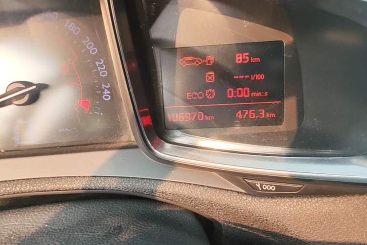 Used DS 6 2016 1.6T Luxury Edition THP160 Odometer Close Up