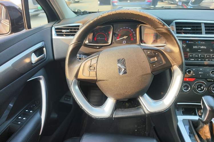 Used DS 6 2016 1.6T Luxury Edition THP160 Steering Wheel