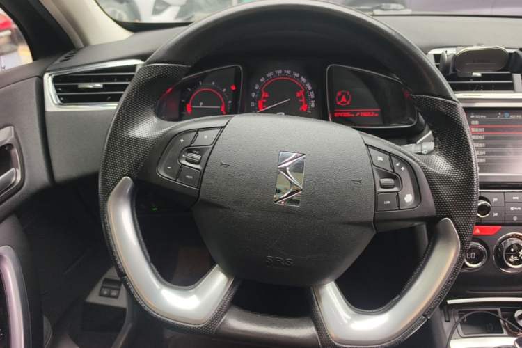 Used DS 6 2016 1.6T Luxury Edition THP160 Steering Wheel
