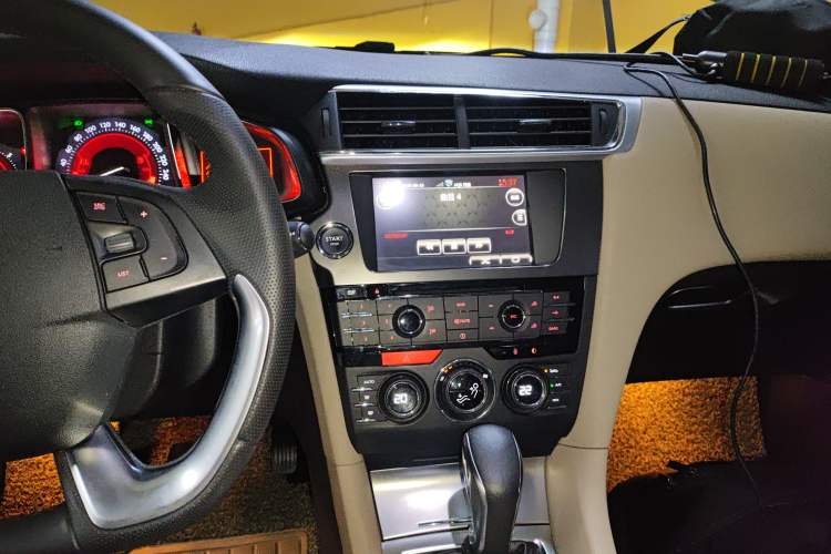 Used DS 6 2016 1.6T Luxury Edition THP160 Audio And AC Panel