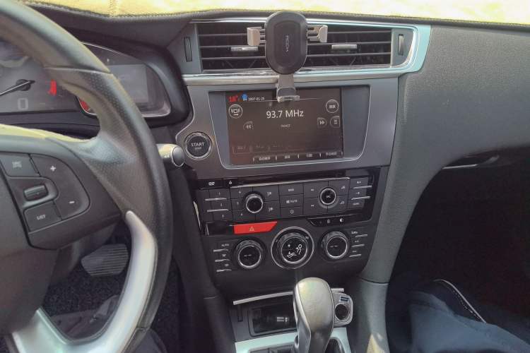 Used DS 6 2016 1.6T Luxury Edition THP160 Audio And AC Panel