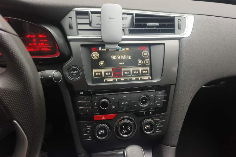 Used DS 6 2016 1.6T Luxury Edition THP160 Audio And AC Panel
