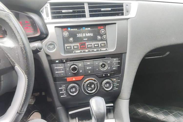 Used DS 6 2016 1.6T Luxury Edition THP160 Audio And AC Panel