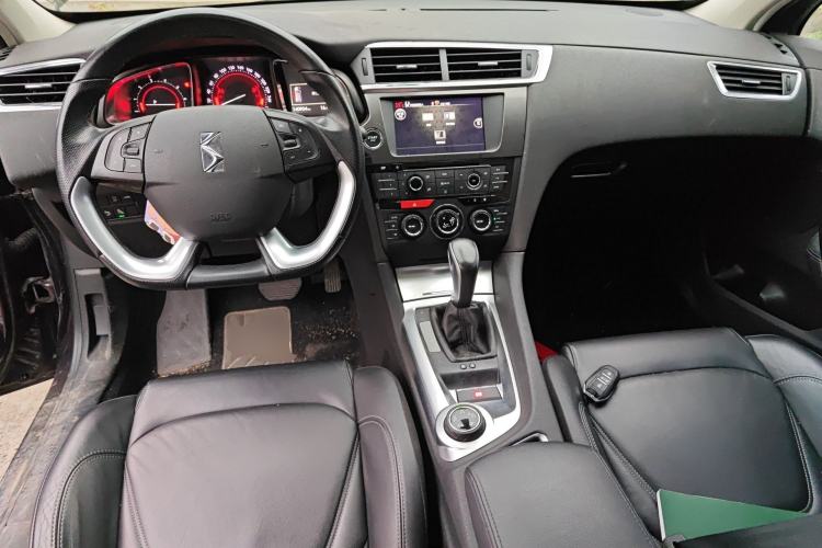 Used DS 6 2016 1.6T Luxury Edition THP160 Center Console