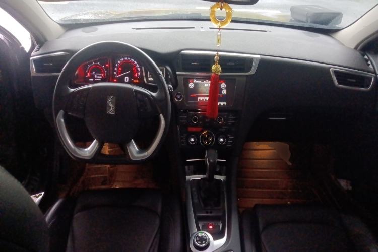 Used DS 6 2016 1.6T Luxury Edition THP160 Center Console
