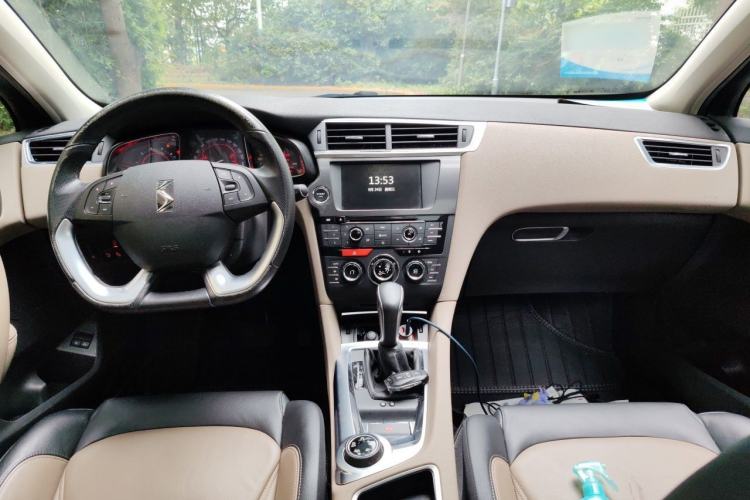 Used DS 6 2016 1.6T Luxury Edition THP160 Center Console