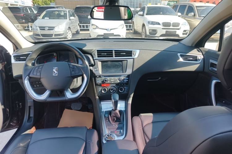 Used DS 6 2016 1.6T Luxury Edition THP160 Center Console