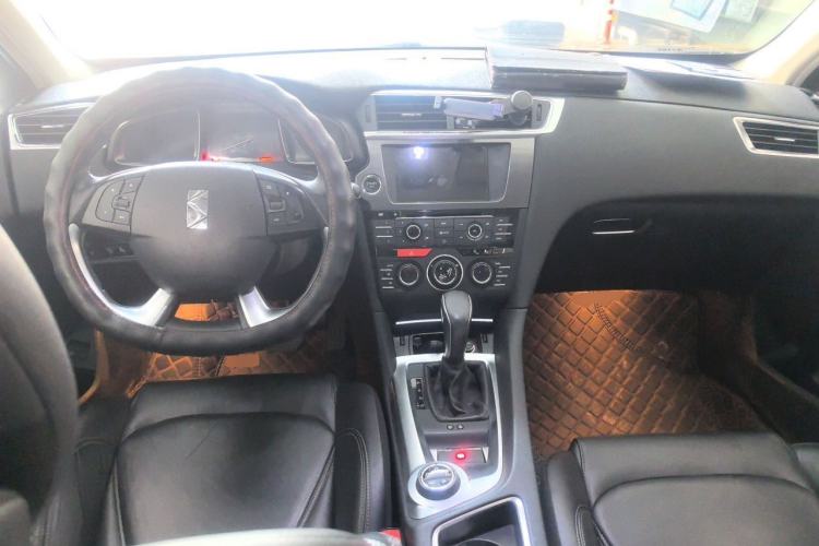 Used DS 6 2016 1.6T Luxury Edition THP160 Center Console