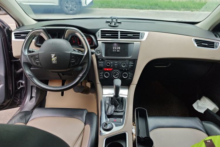 Used DS 6 2016 1.6T Luxury Edition THP160 Center Console