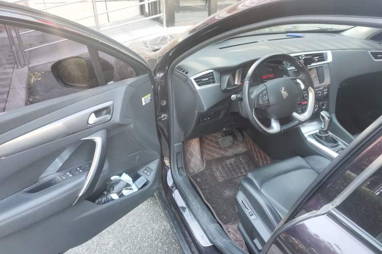 Used DS 6 2016 1.6T Luxury Edition THP160 Driver Seat