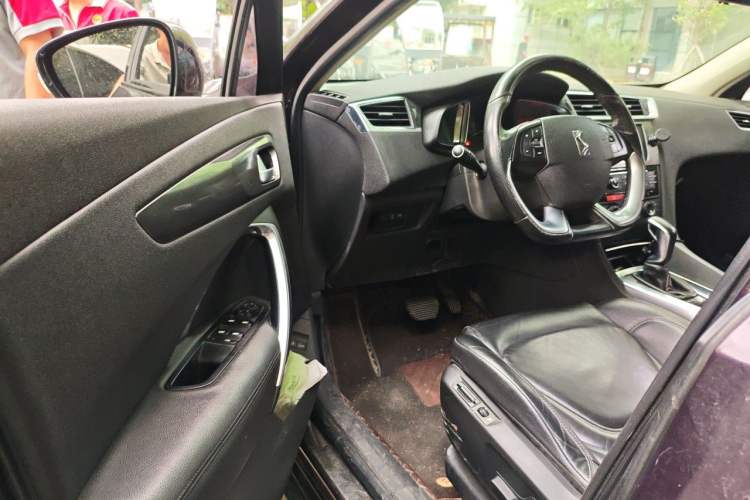 Used DS 6 2016 1.6T Luxury Edition THP160 Driver Seat