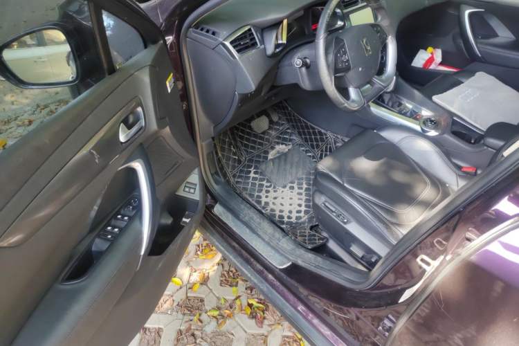 Used DS 6 2016 1.6T Luxury Edition THP160 Driver Seat