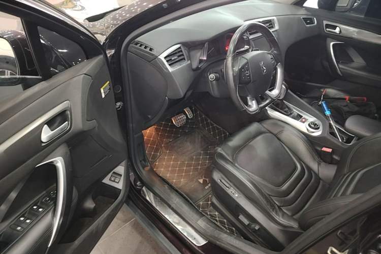 Used DS 6 2016 1.8T Luxury Edition THP200 Driver Seat