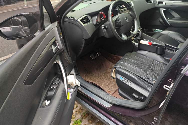 Used DS 6 2016 1.6T Luxury Edition THP160 Driver Seat