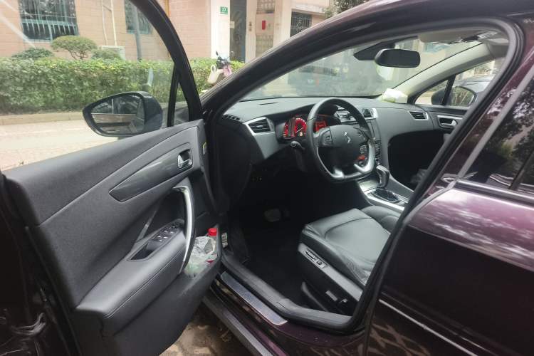 Used DS 6 2016 1.6T Luxury Edition THP160 Driver Seat
