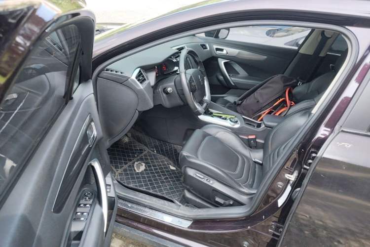 Used DS 6 2016 1.6T Luxury Edition THP160 Driver Seat