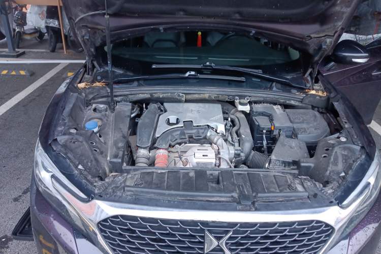 Used DS 6 2016 1.6T Luxury Edition THP160 Engine Bay