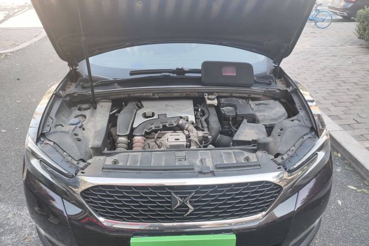 Used DS 6 2016 1.6T Luxury Edition THP160 Engine Bay