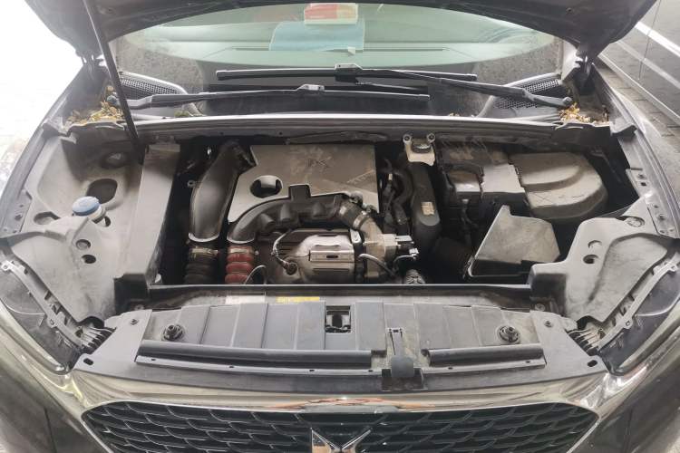 Used DS 6 2016 1.6T Luxury Edition THP160 Engine Bay