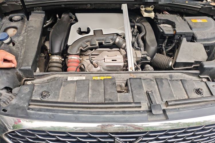 Used DS 6 2016 1.6T Luxury Edition THP160 Engine Bay