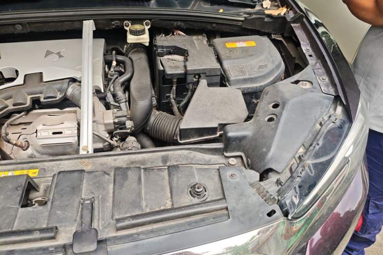 Used DS 6 2016 1.6T Luxury Edition THP160 Engine Bay Left